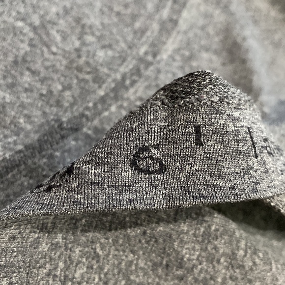 EUC Lululemon Gray SS swiftly shirt 6 - Picture 5 of 7